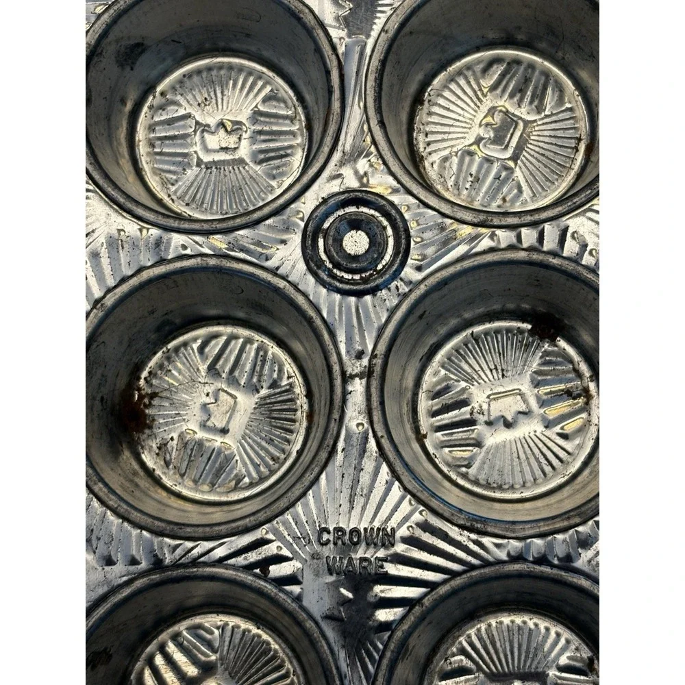 Vintage Bakerex Crown Ware Muffin Cupcake Pan Starburst Pattern Baking Dish 8